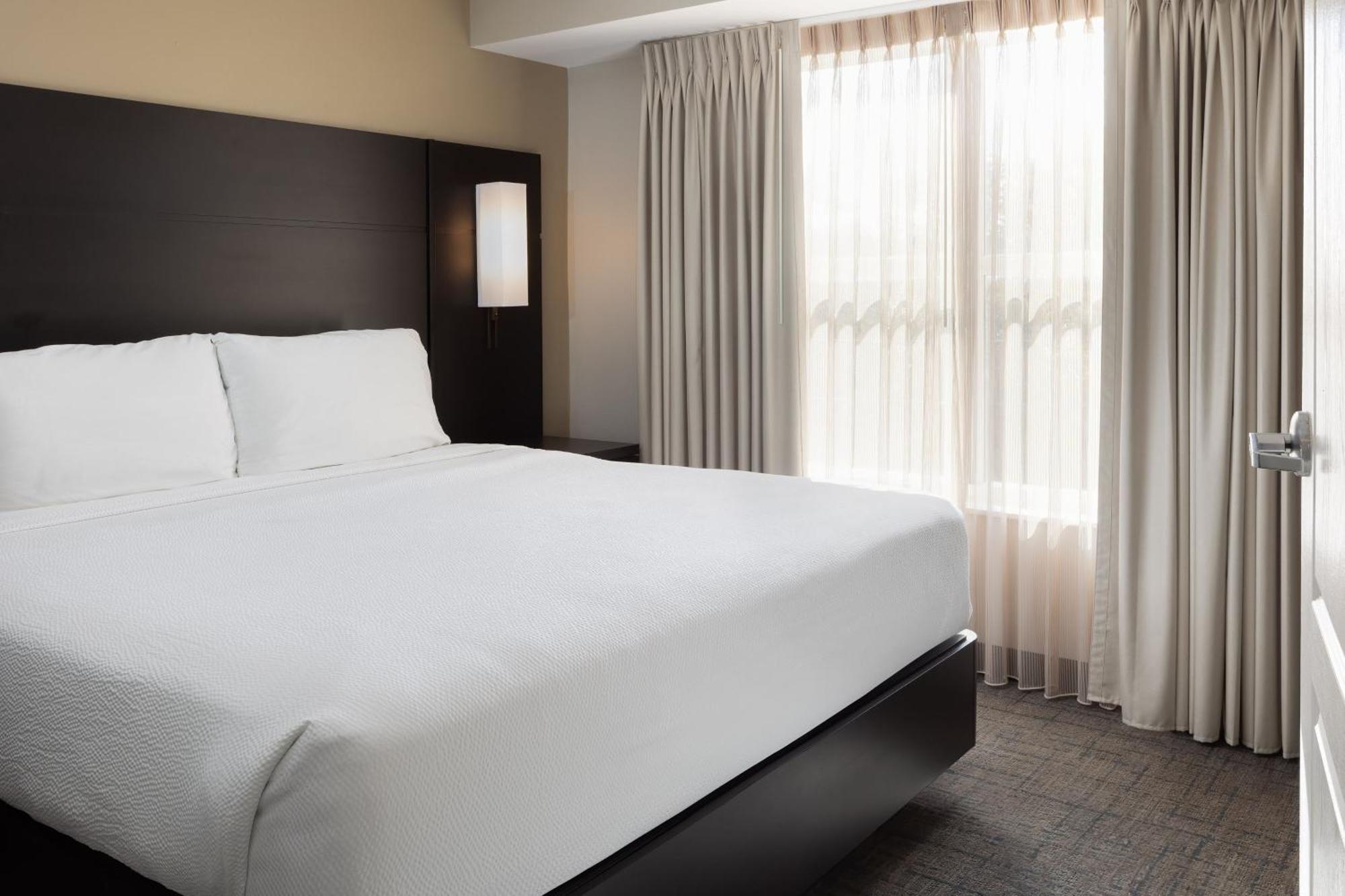 Hotel Providence Coventry 3*