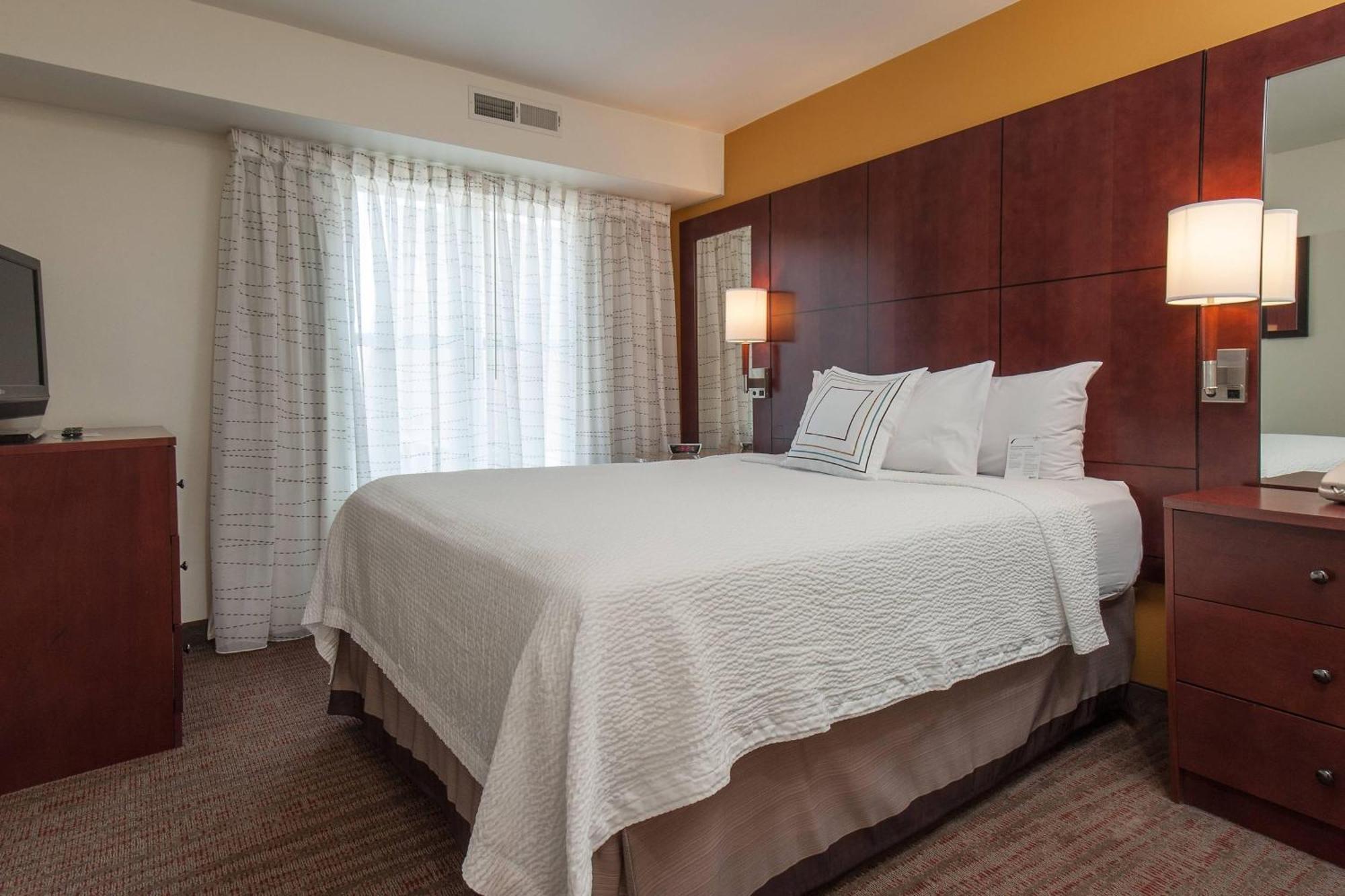 Hotel Providence Coventry 3*